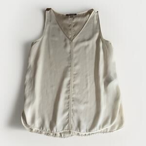 Banana Republic Ivory Sleeveless Blouse Women’s M V-Neck Top Workwear Chic